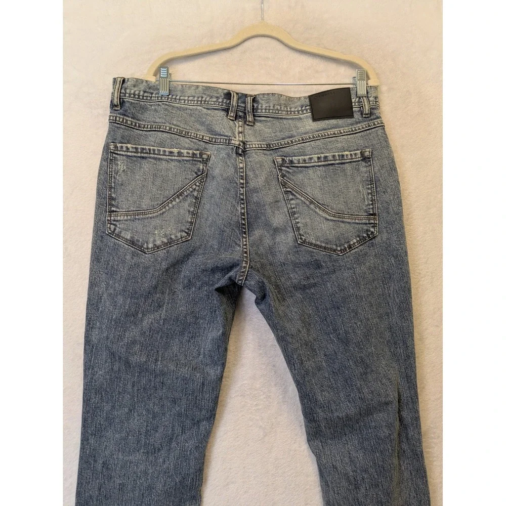 EMPYRE Men's Size 38x32 Distressed Blue‎ Denim Jeans